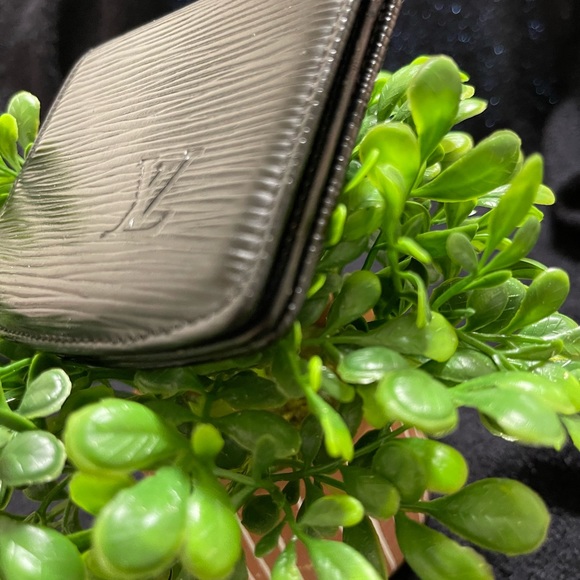 Louis Vuitton Epi Card Malletier - Picture 7 of 11